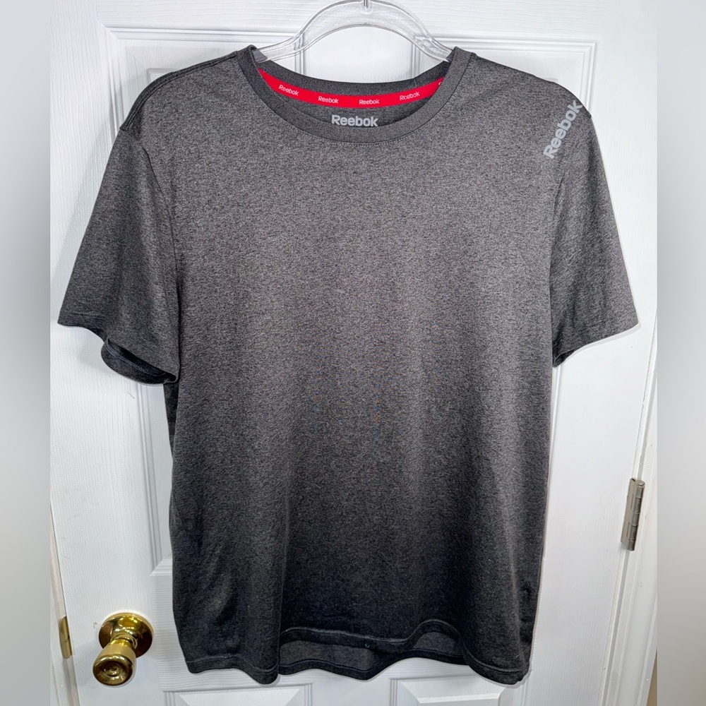 2 Reebok tshirts - Picture 2 of 4